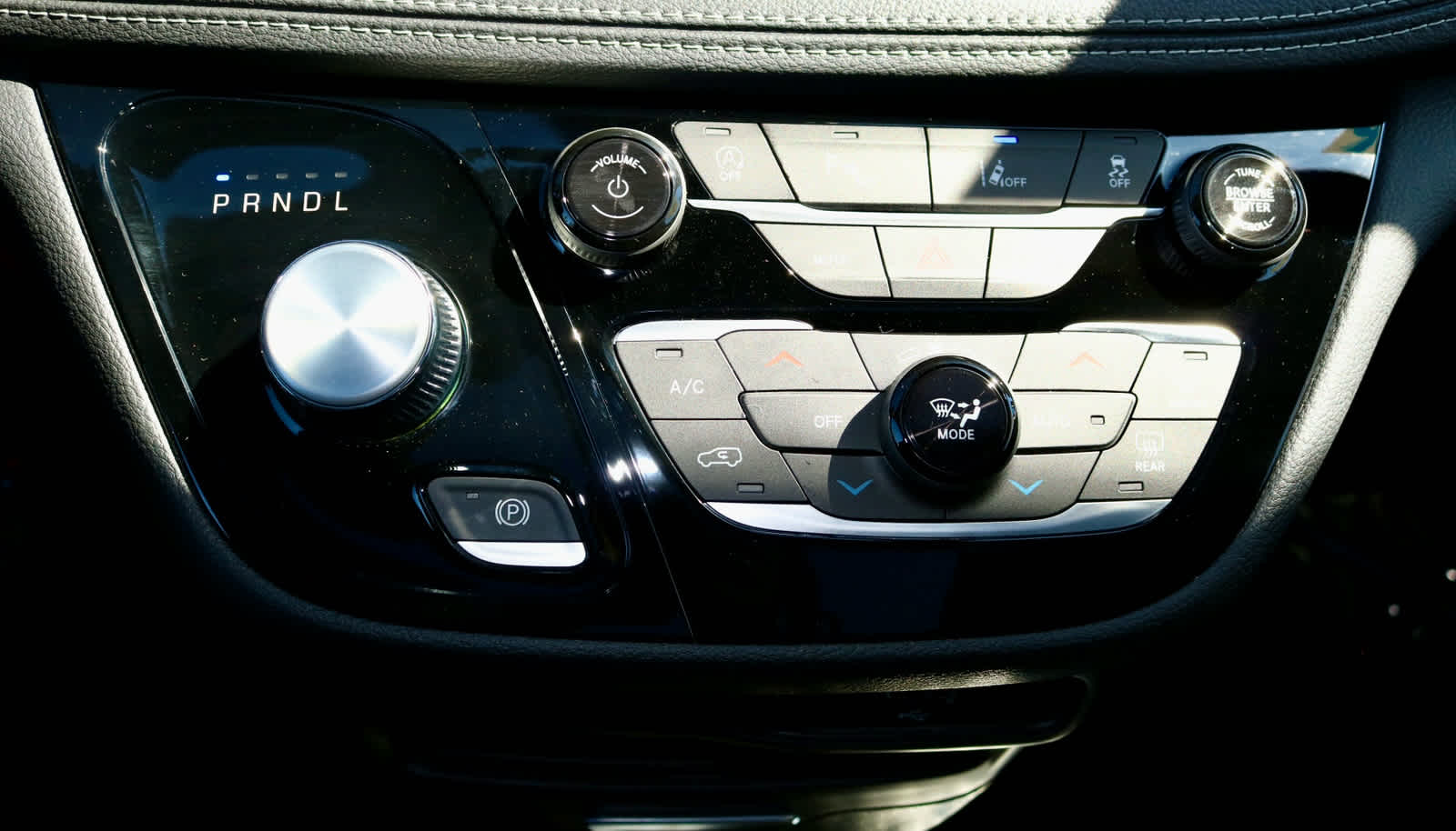 Thumbnail: 2026 Chrysler Pacifica - 17