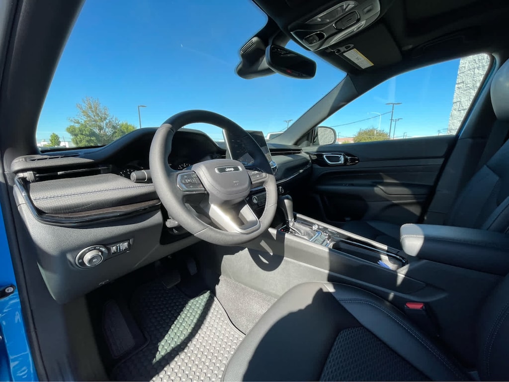 New 2025 Jeep Compass LATITUDE 4X4 Sport Utility