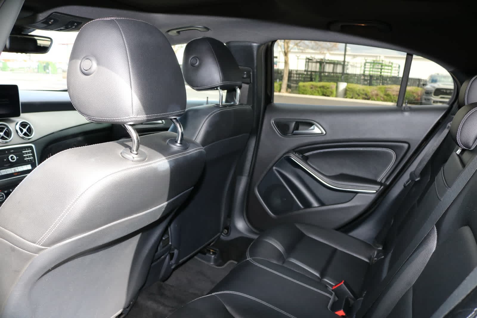 Thumbnail: 2020 Mercedes-Benz GLA - 27