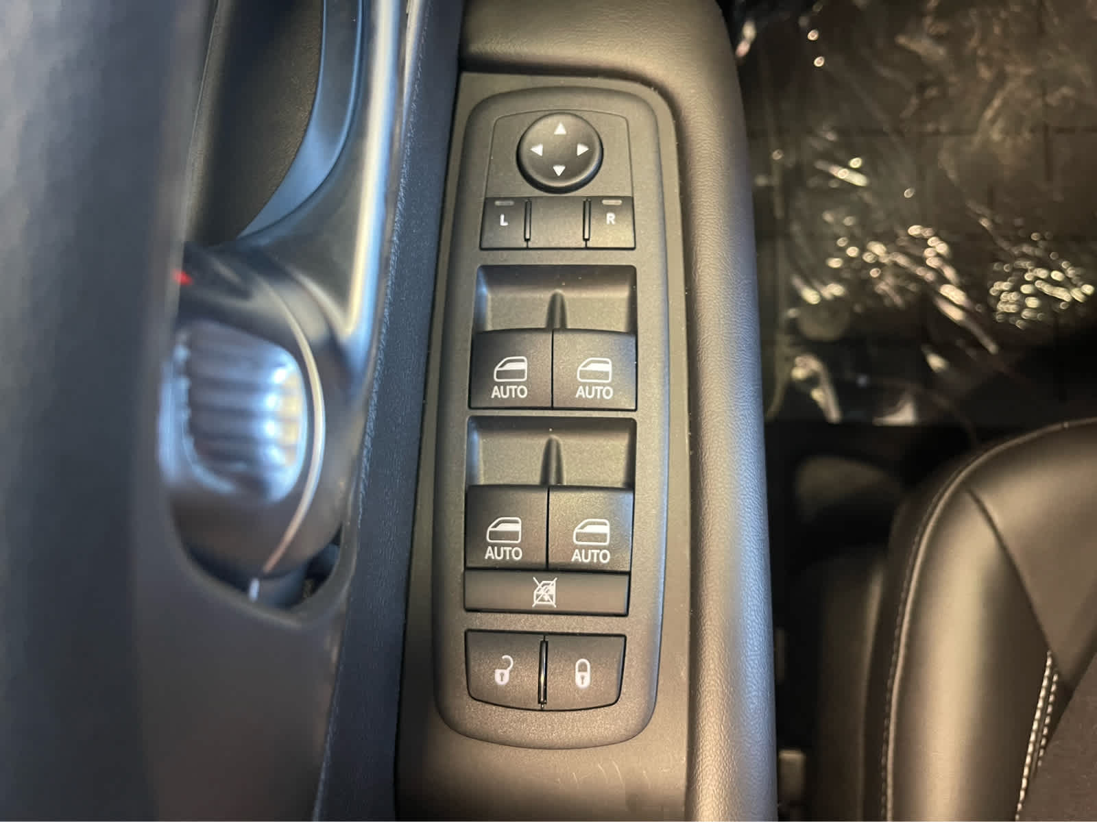 Thumbnail: 2026 Chrysler Pacifica - 21