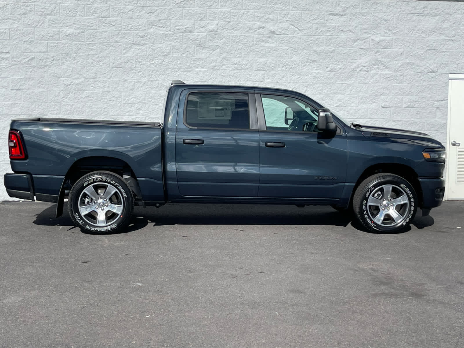 Thumbnail: 2026 RAM 1500 - 5