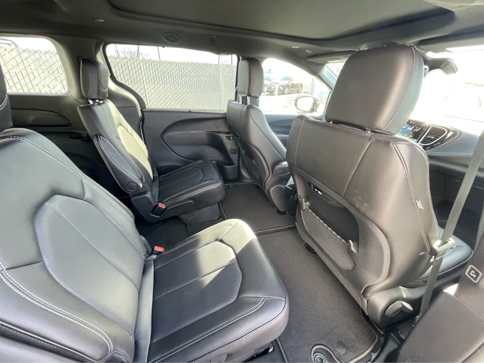 Thumbnail: 2026 Chrysler Pacifica - 8