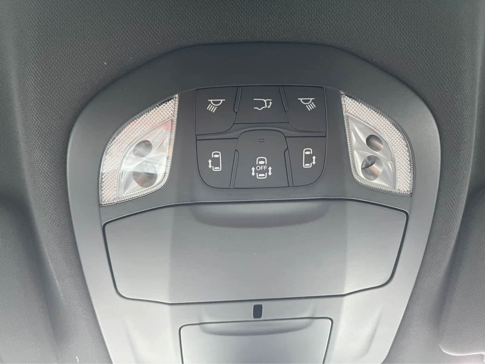 Thumbnail: 2026 Chrysler Pacifica - 18