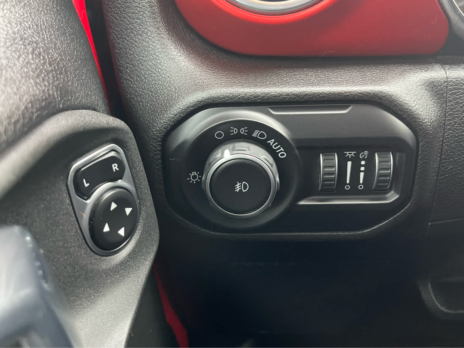 Thumbnail: 2020 Jeep Wrangler - 18