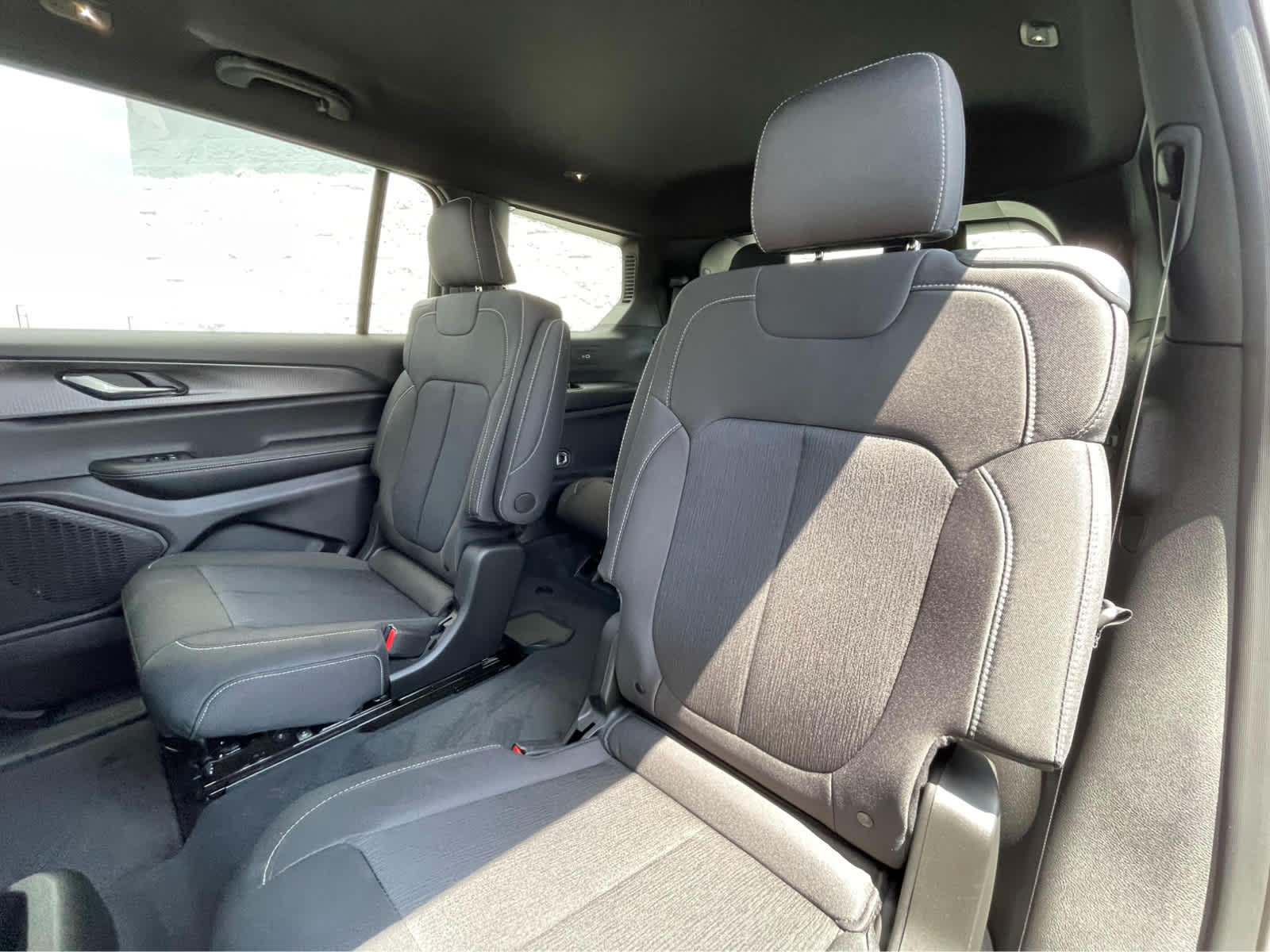 Thumbnail: 2025 Jeep Grand Cherokee - 24