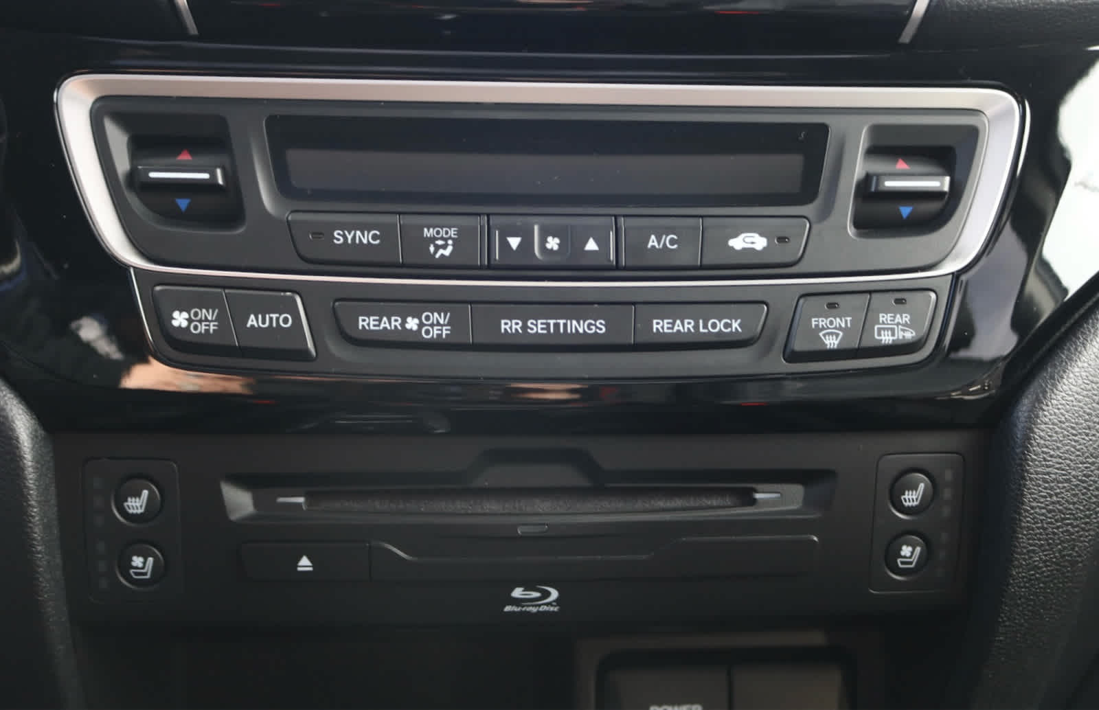 Thumbnail: 2019 Honda Pilot - 17