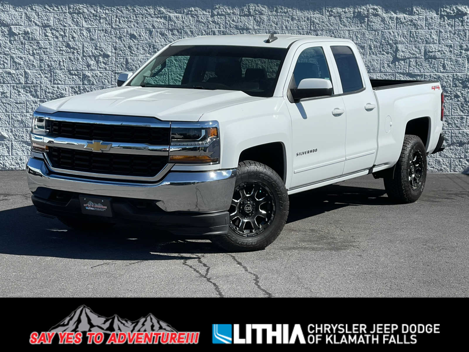 2019 Chevrolet Silverado 1500 LT Hero Image