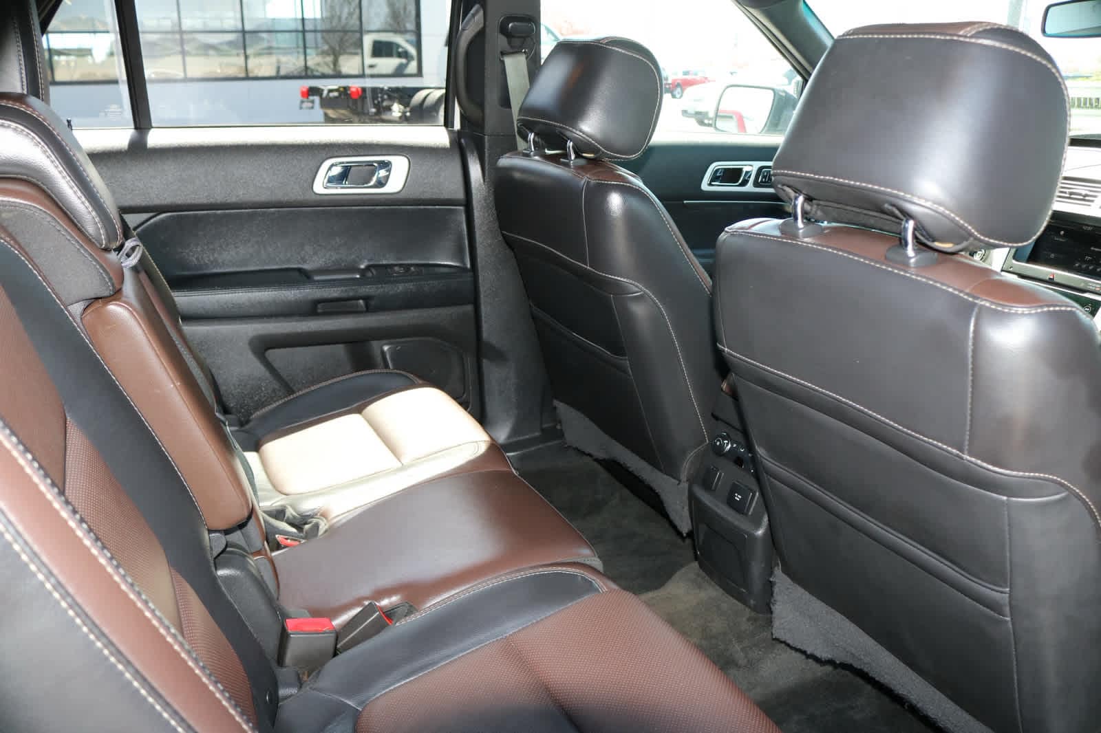 Thumbnail: 2015 Ford Explorer - 23