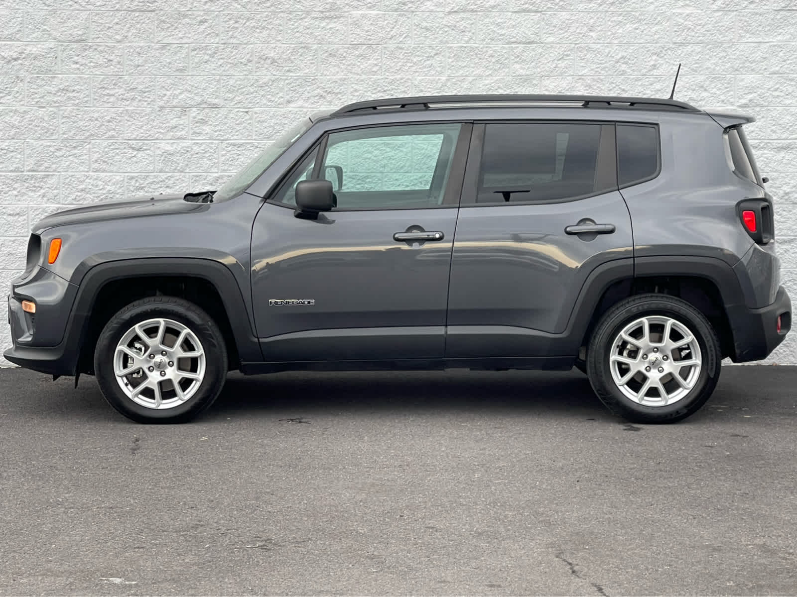 2022 Jeep Renegade Latitude photo 4