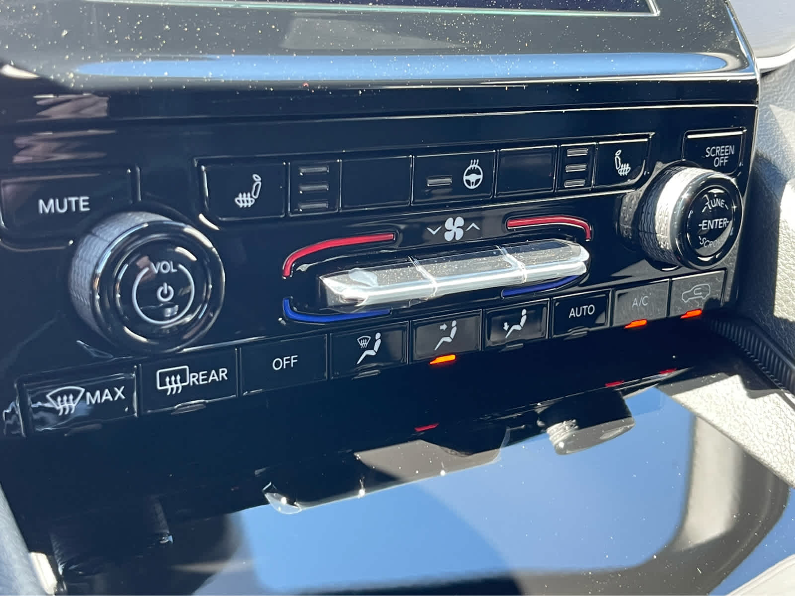 Thumbnail: 2025 Jeep Grand Cherokee - 14