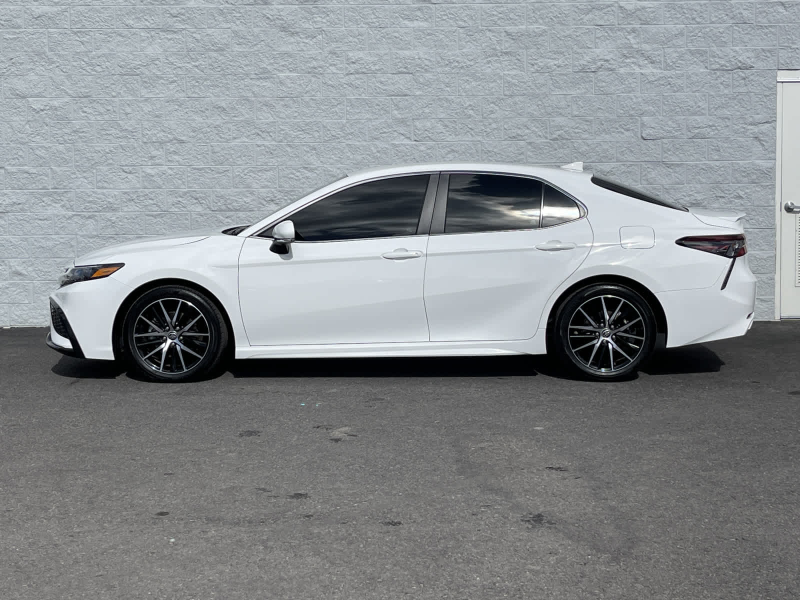 Thumbnail: 2023 Toyota Camry - 4