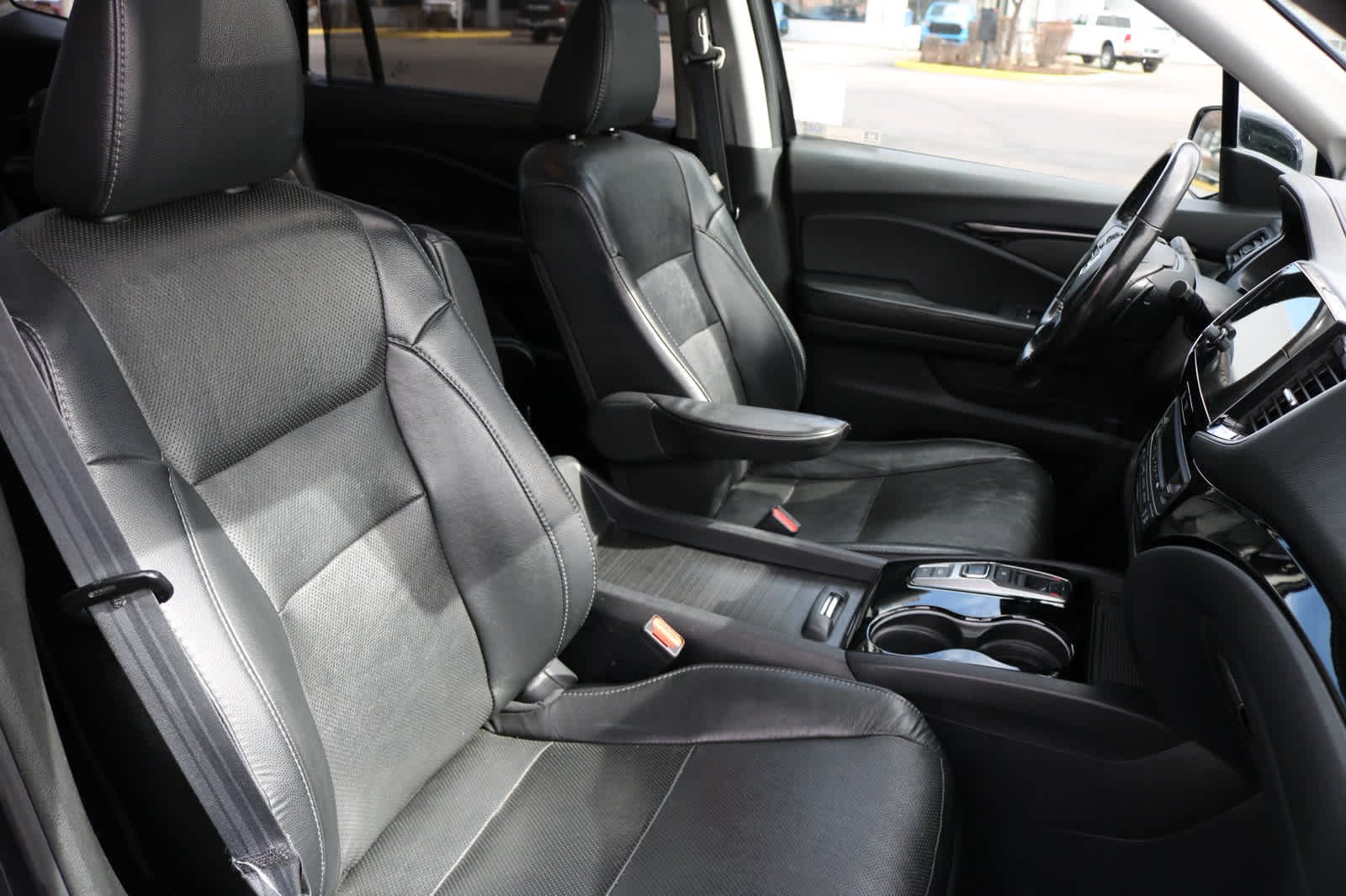 Thumbnail: 2019 Honda Pilot - 24