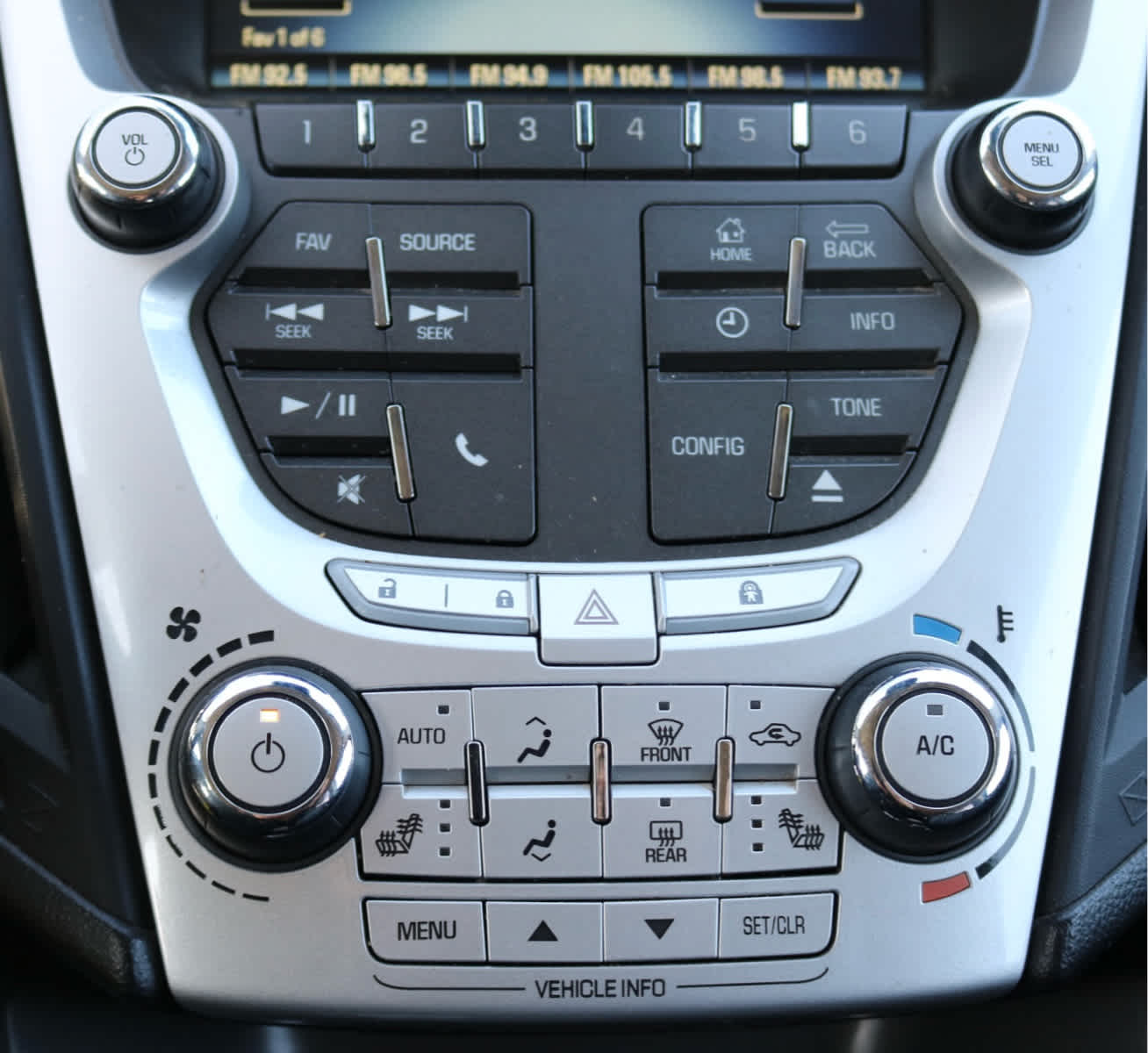 Thumbnail: 2012 Chevrolet Equinox - 18