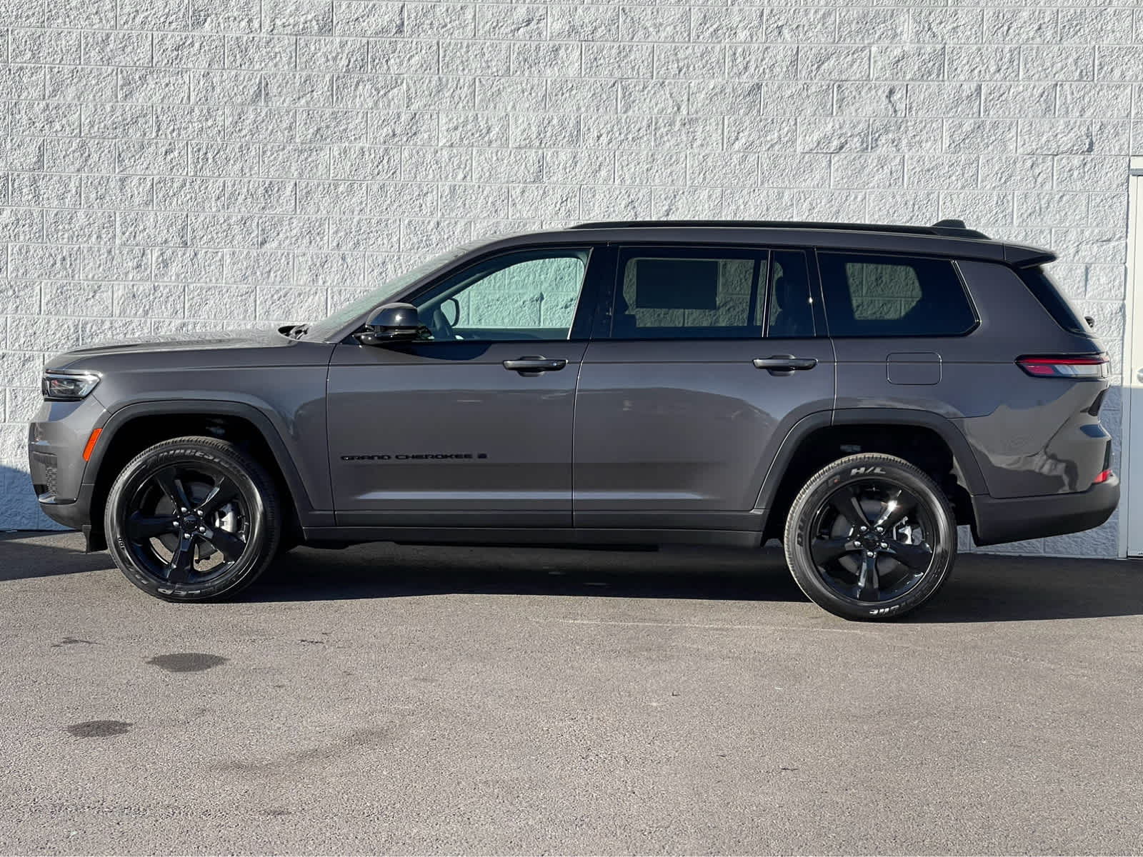 Thumbnail: 2025 Jeep Grand Cherokee - 2