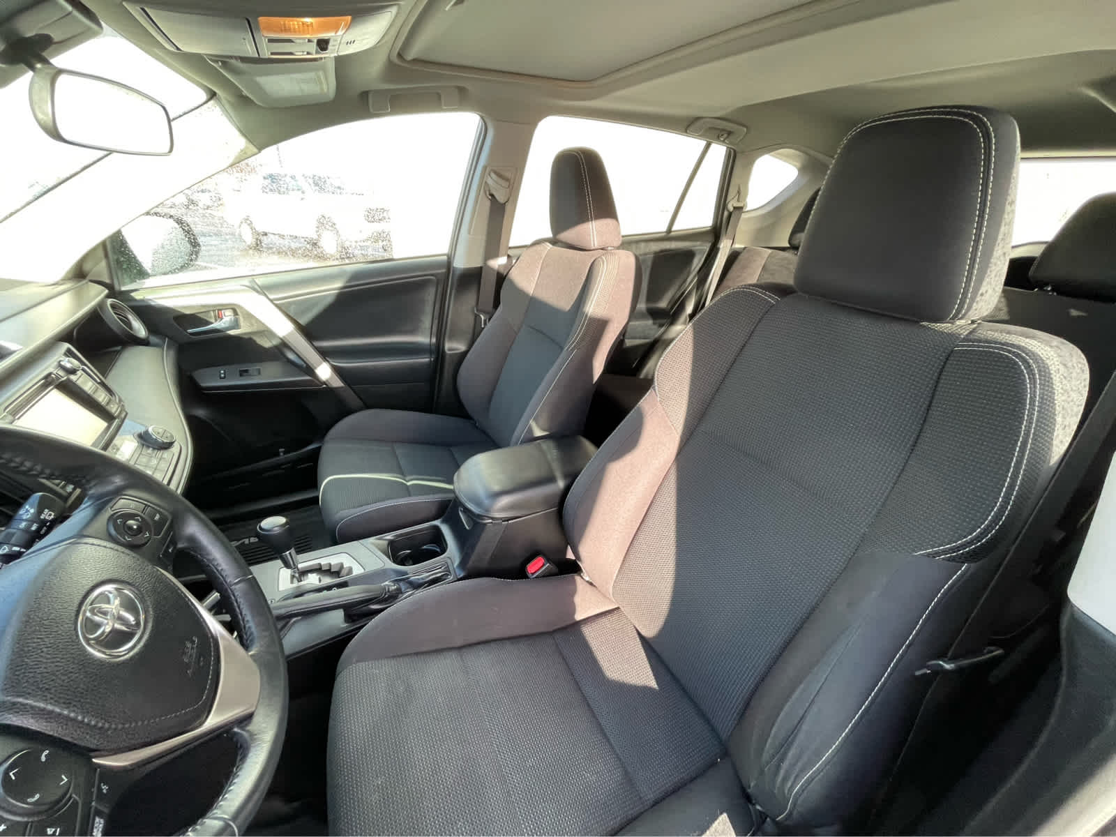 Thumbnail: 2018 Toyota RAV4 - 20