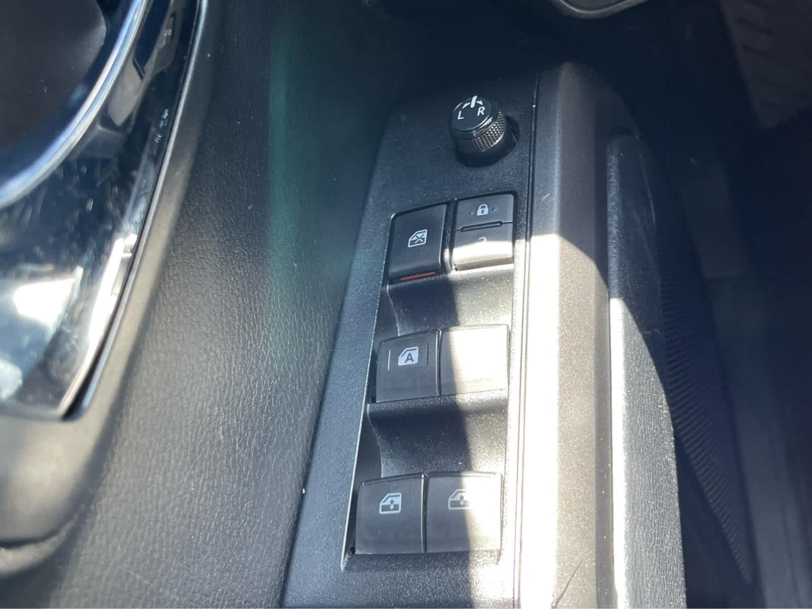 Thumbnail: 2019 Toyota Tacoma - 19