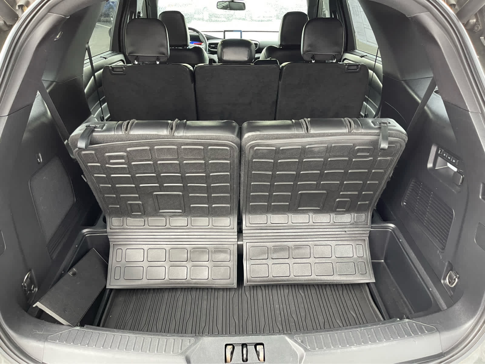 Thumbnail: 2022 Ford Explorer - 25