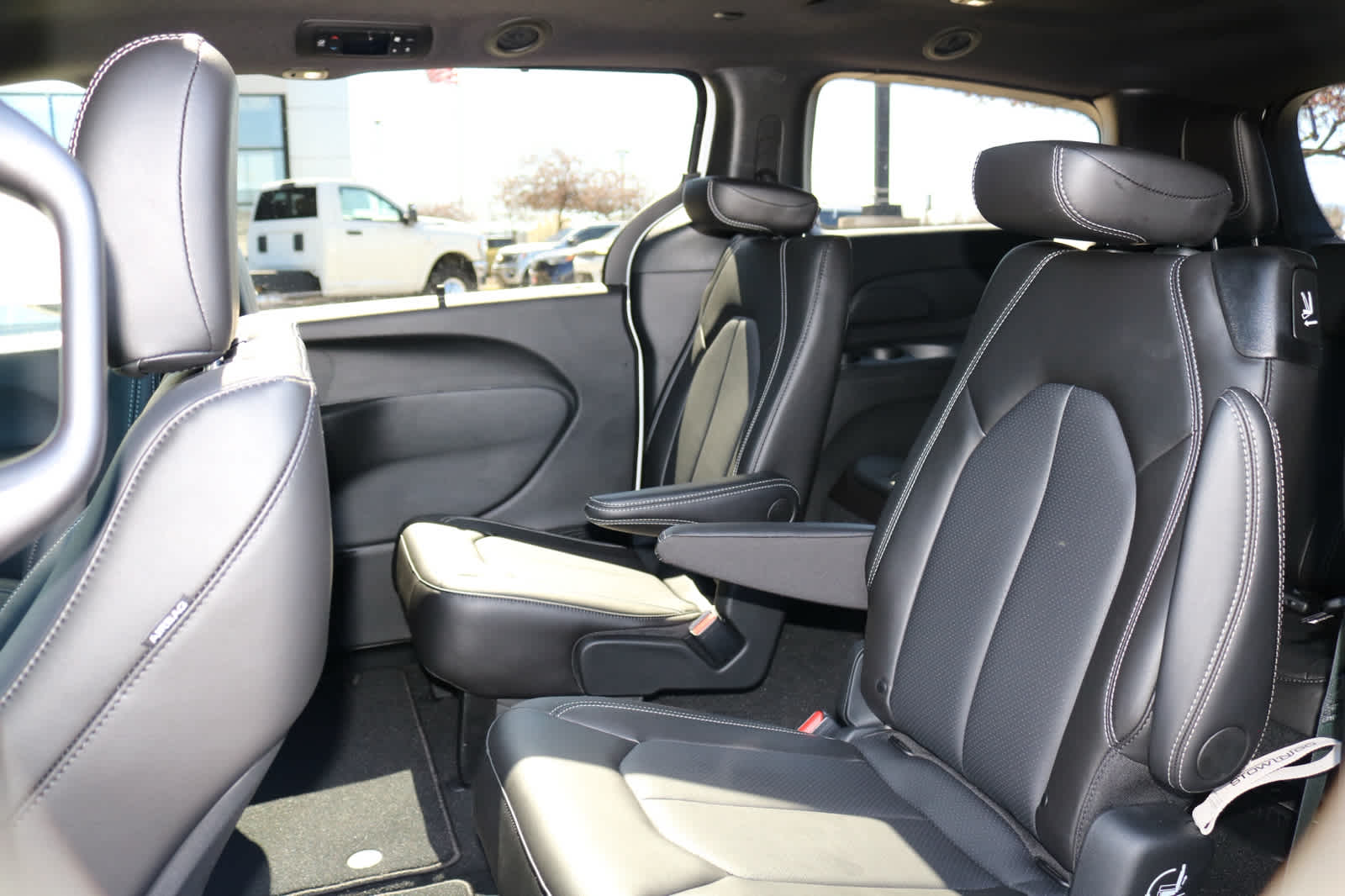 Thumbnail: 2026 Chrysler Pacifica - 25