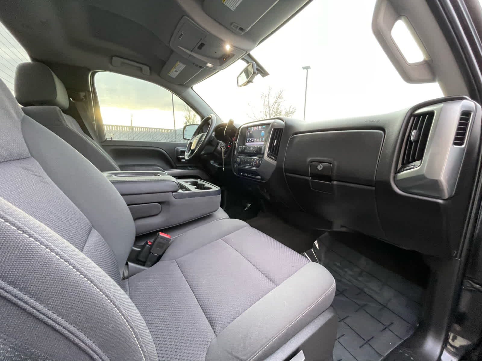 Thumbnail: 2018 Chevrolet Silverado 1500 - 23