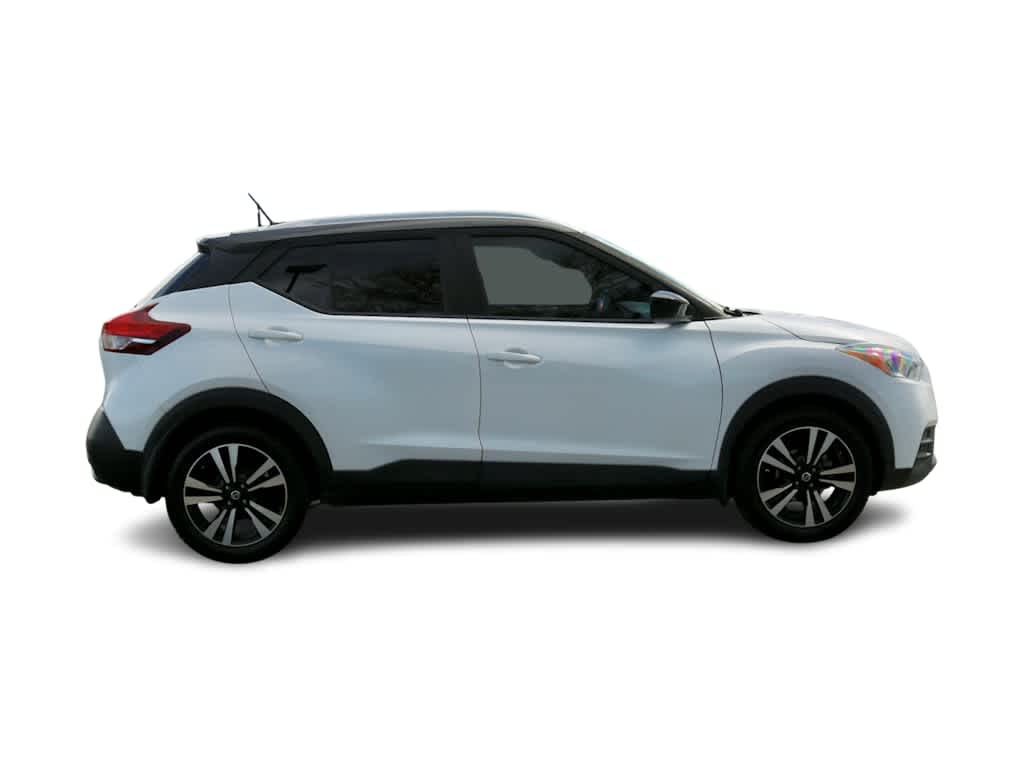 Thumbnail: 2019 Nissan Kicks - 4