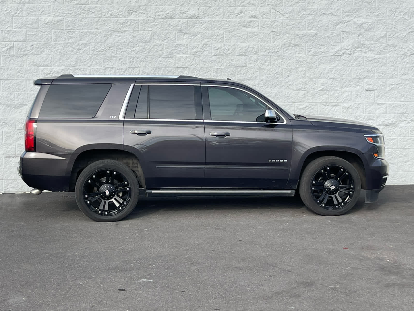 Thumbnail: 2015 Chevrolet Tahoe - 5