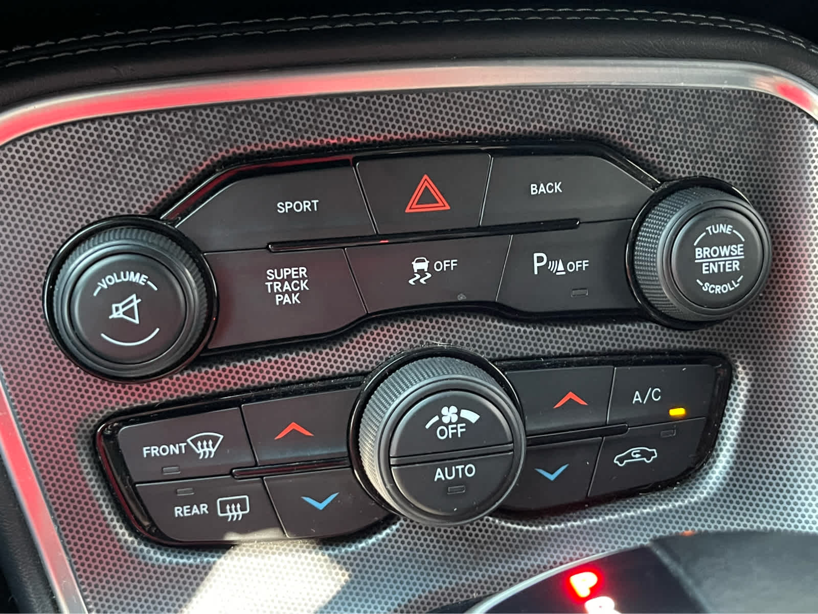Thumbnail: 2015 Dodge Challenger - 15