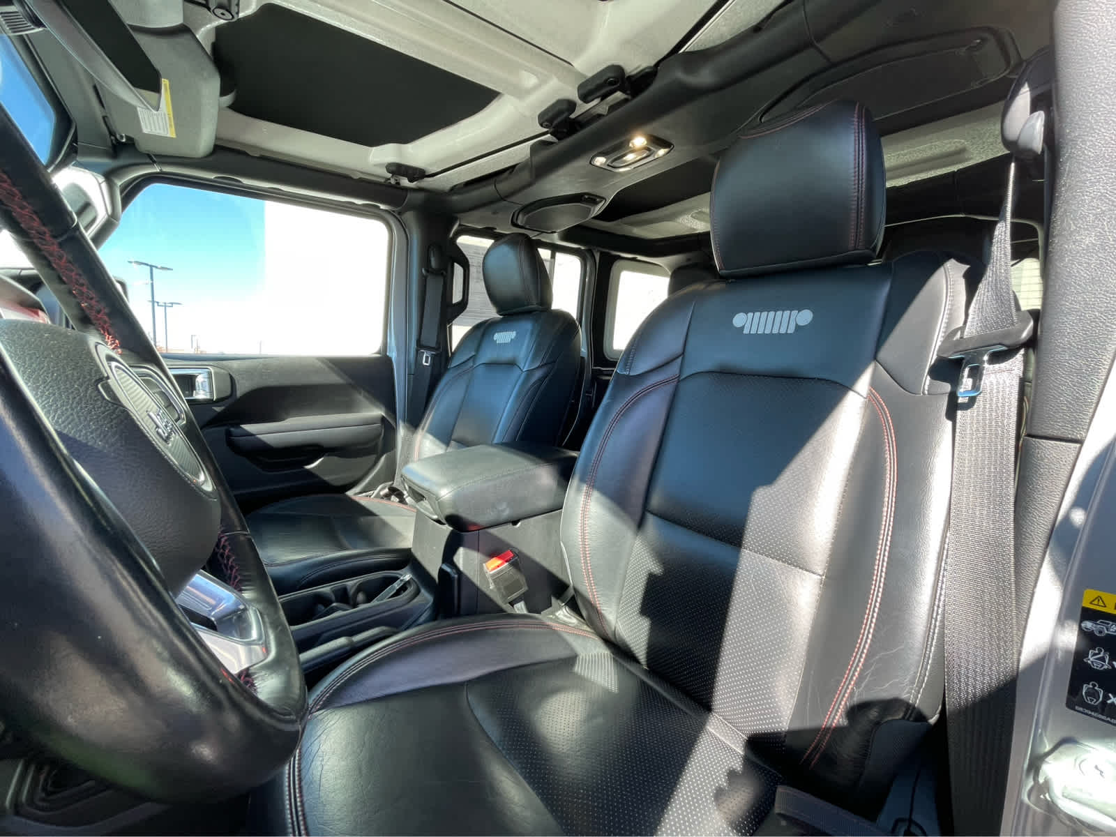 Thumbnail: 2021 Jeep Wrangler - 21