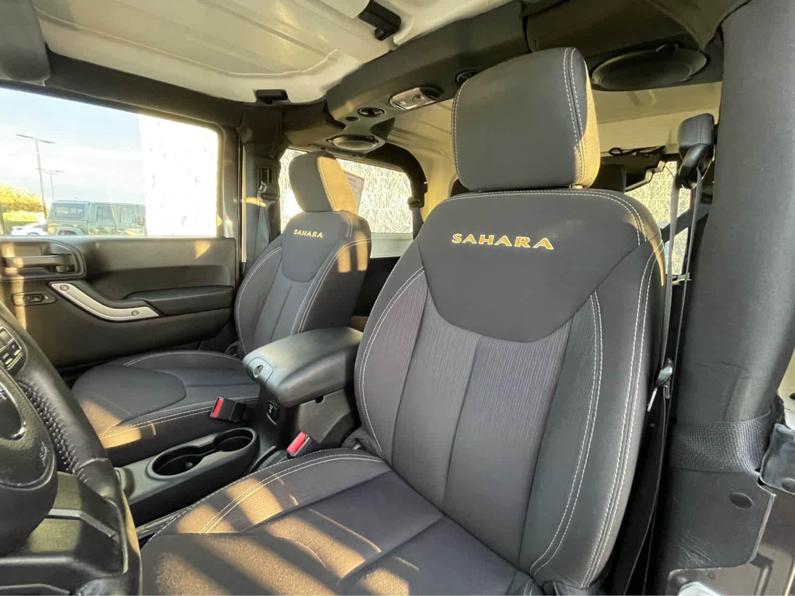 Thumbnail: 2014 Jeep Wrangler - 21