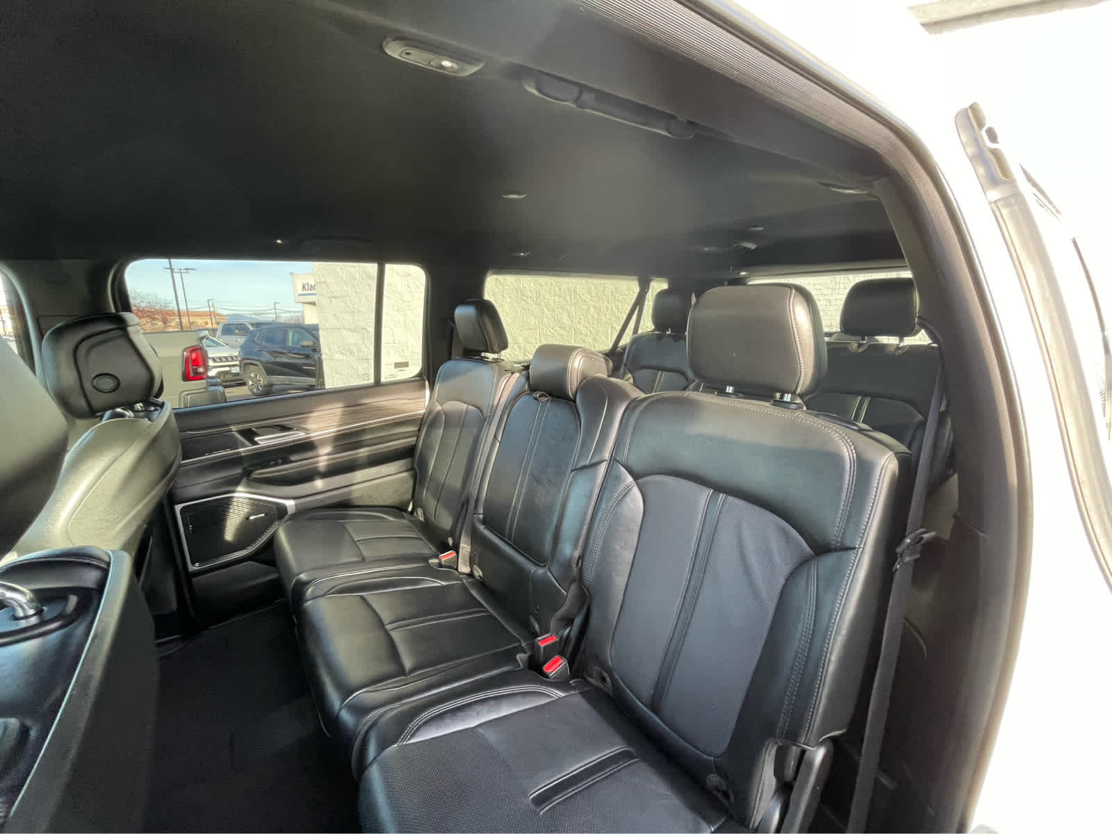 Thumbnail: 2023 Jeep Wagoneer - 24