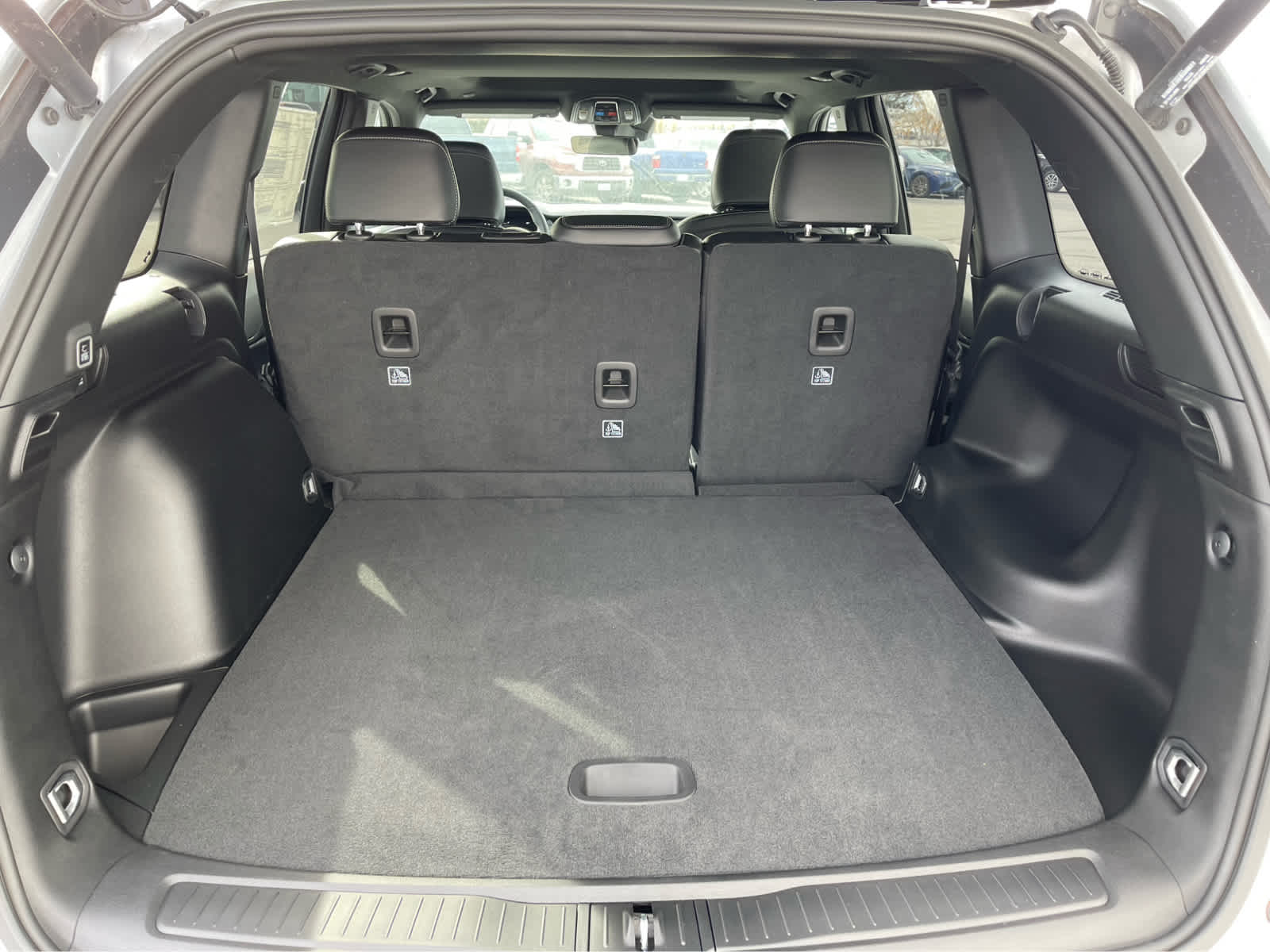 Thumbnail: 2025 Jeep Grand Cherokee - 25