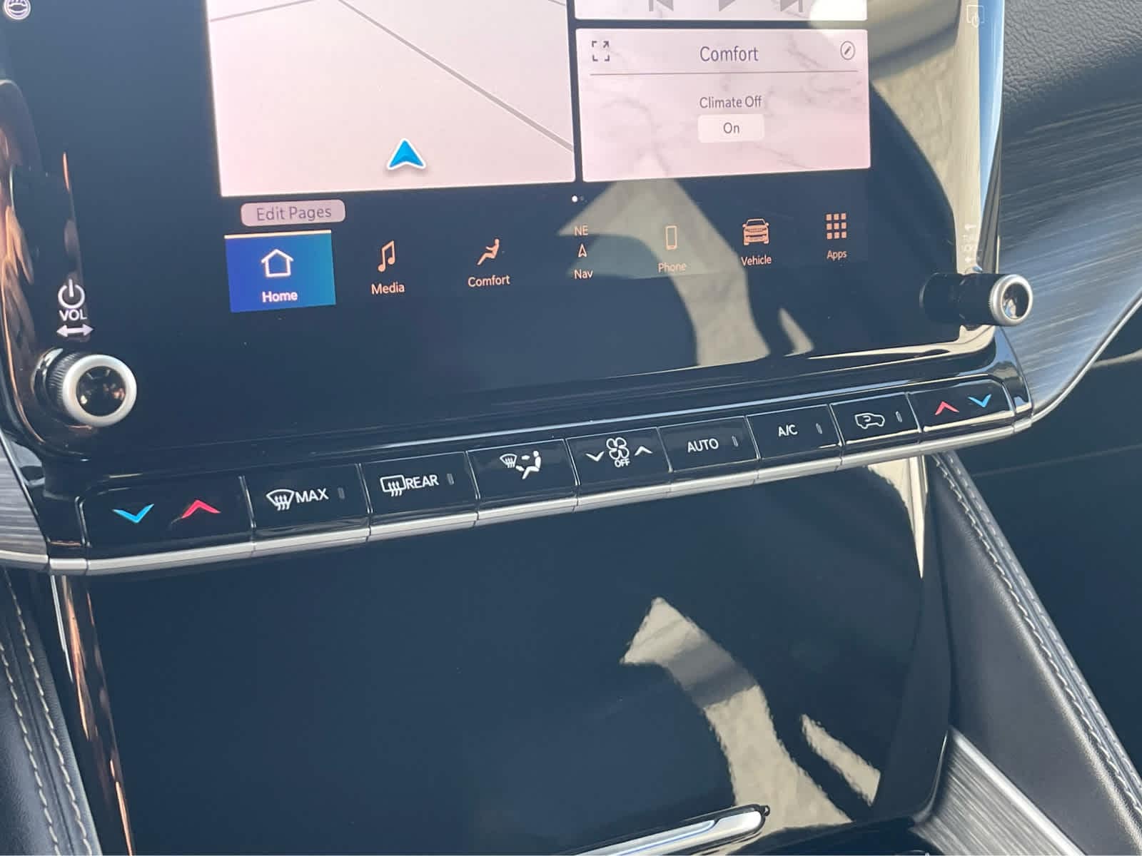 Thumbnail: 2023 Jeep Wagoneer - 16