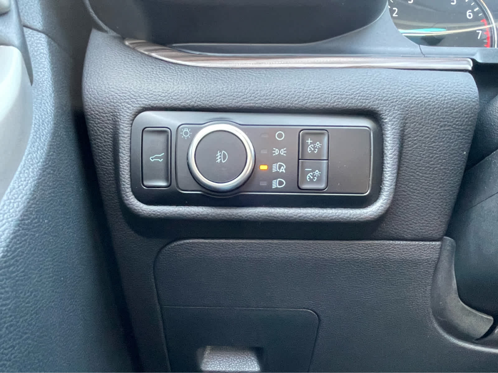 Thumbnail: 2023 Ford Explorer - 18