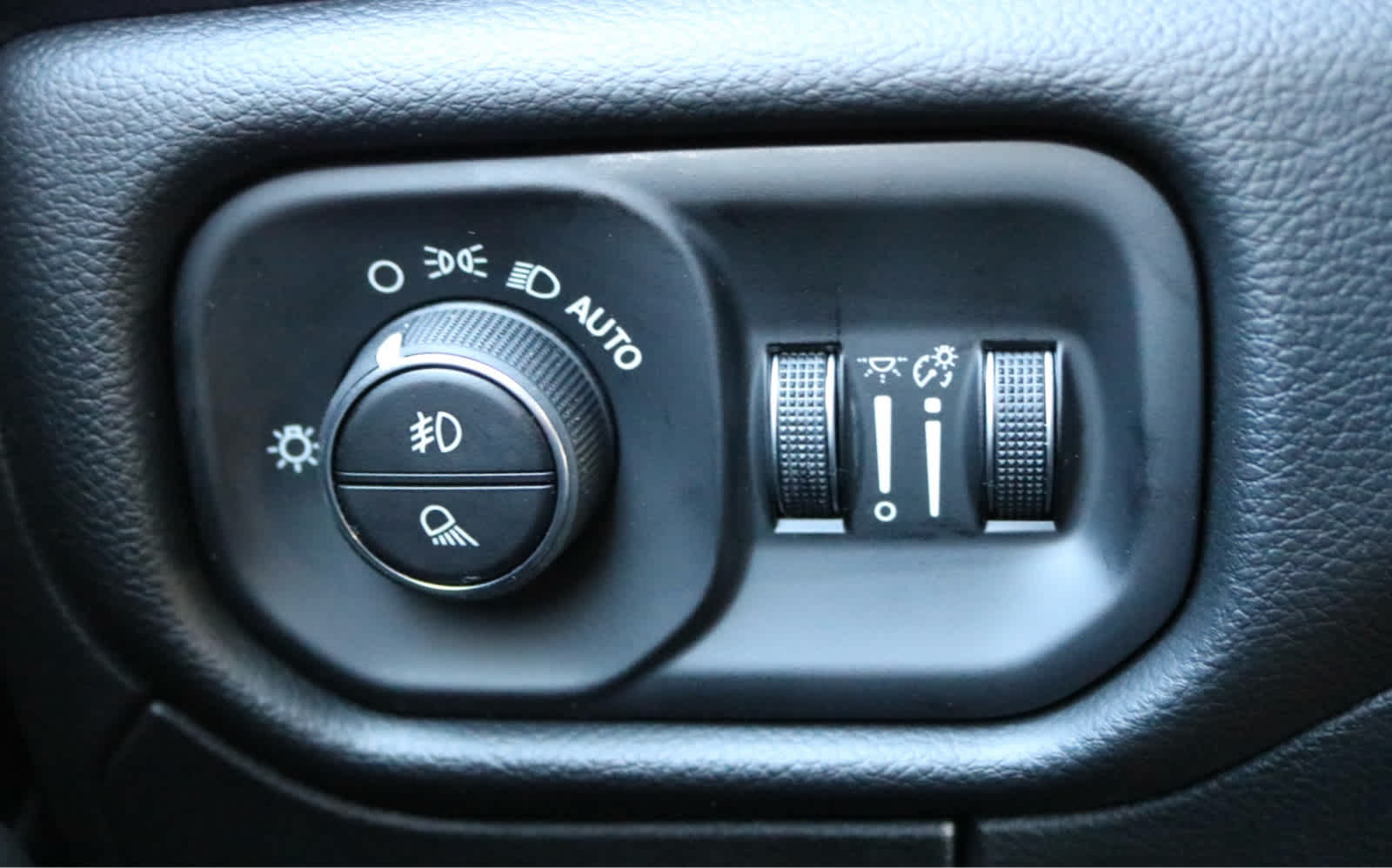 Thumbnail: 2026 RAM 1500 - 19