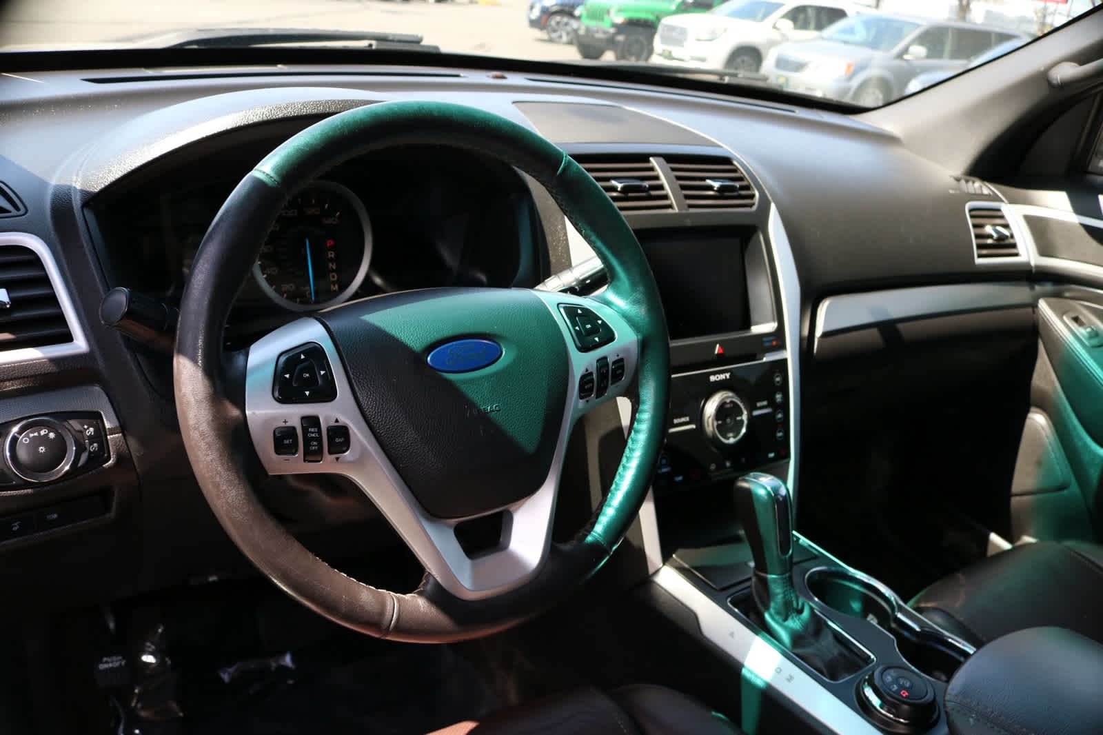 Thumbnail: 2015 Ford Explorer - 27