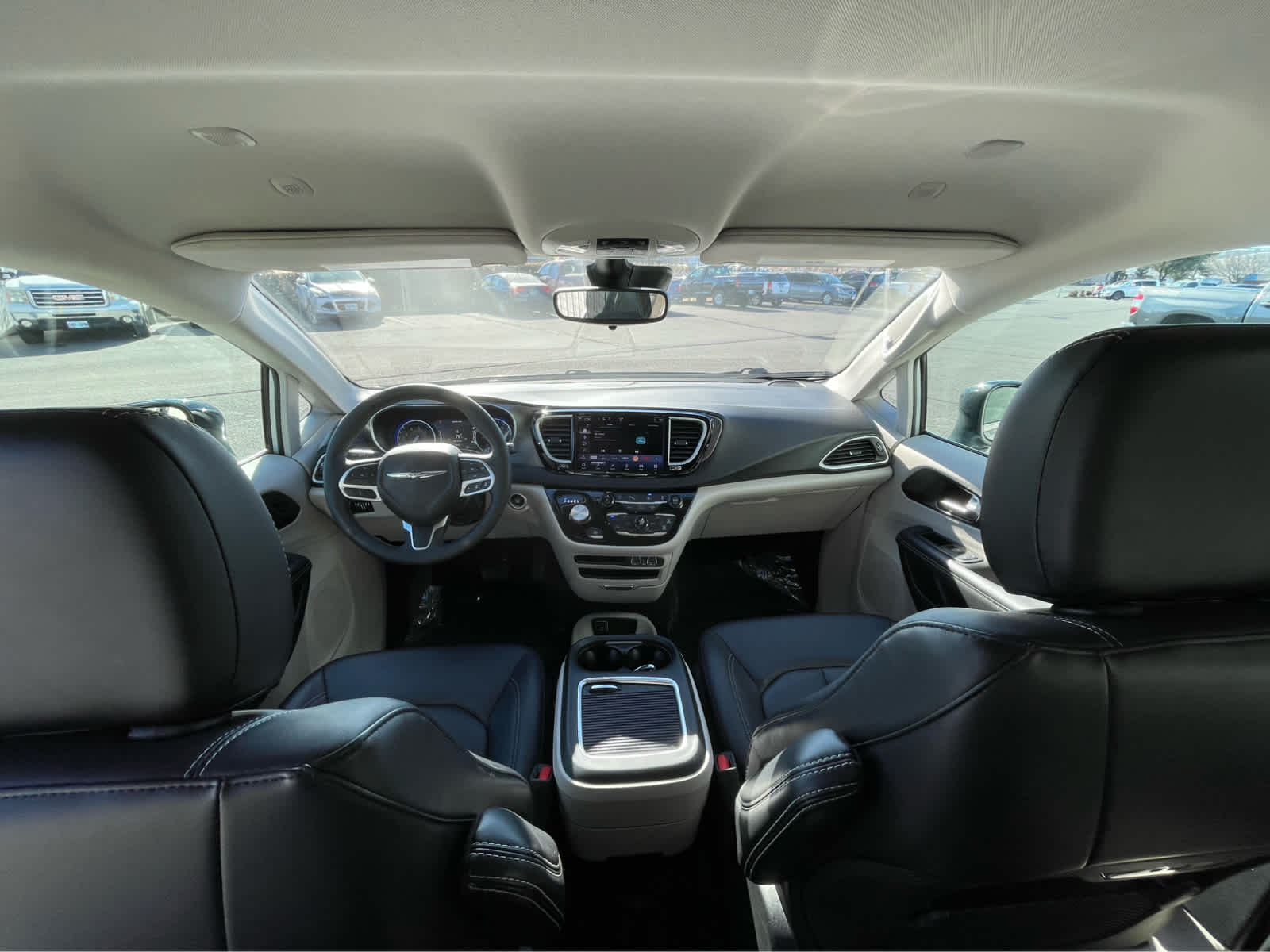 Thumbnail: 2024 Chrysler Pacifica - 10