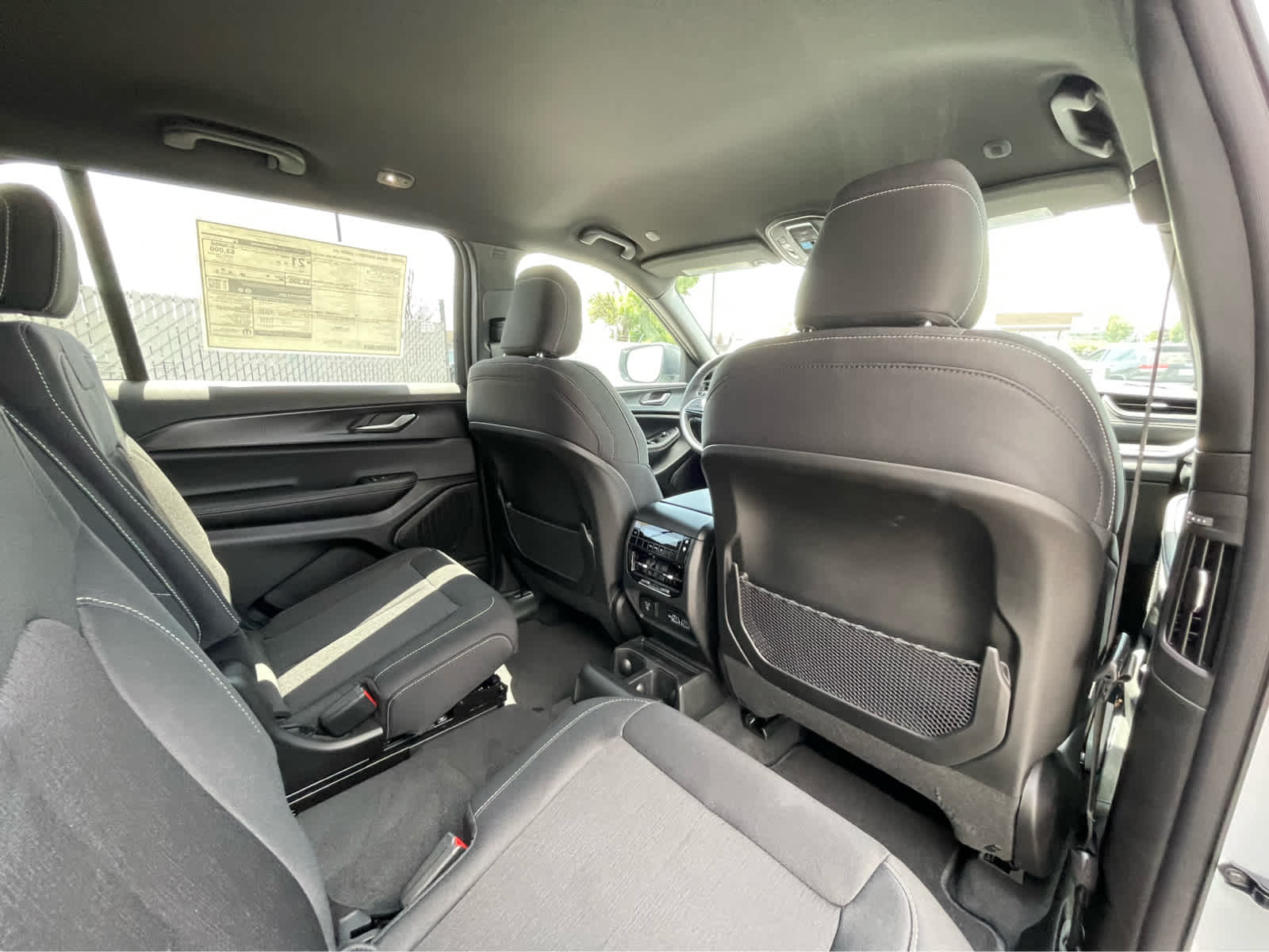 Thumbnail: 2025 Jeep Grand Cherokee - 26