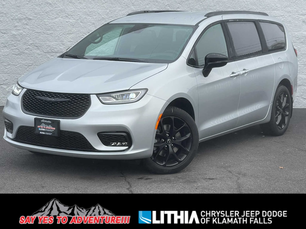 New 2026 Chrysler Pacifica SELECT AWD Passenger Van