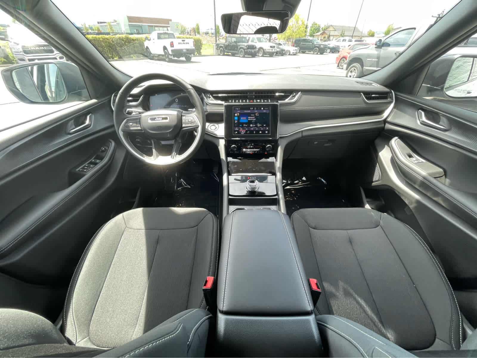 Thumbnail: 2025 Jeep Grand Cherokee - 12