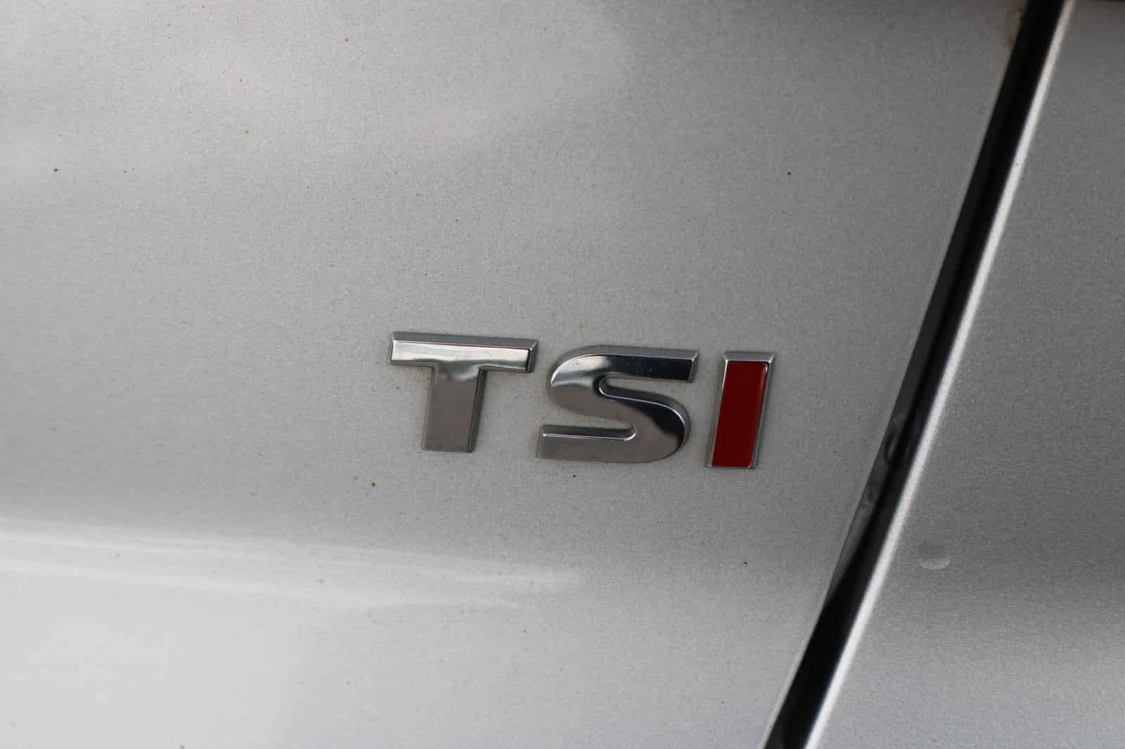 Thumbnail: 2017 Volkswagen Passat - 8