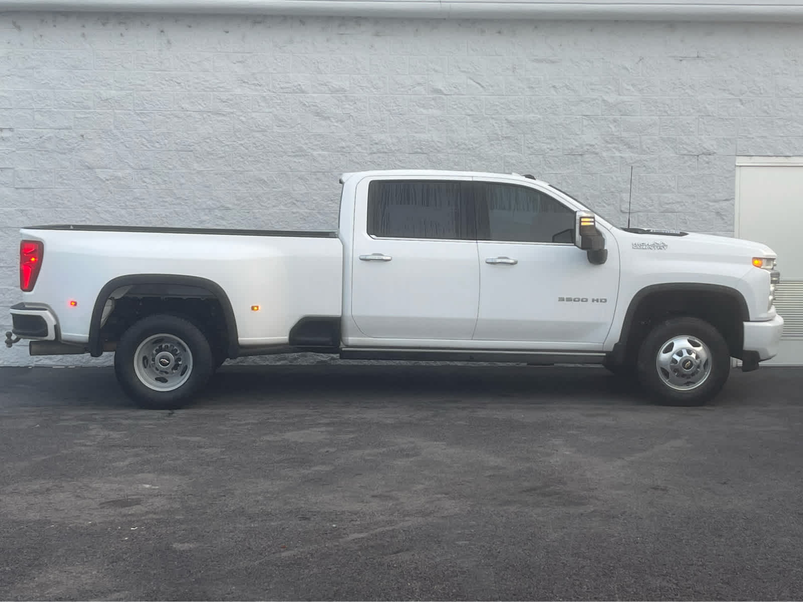 Thumbnail: 2023 Chevrolet Silverado 3500 - 5