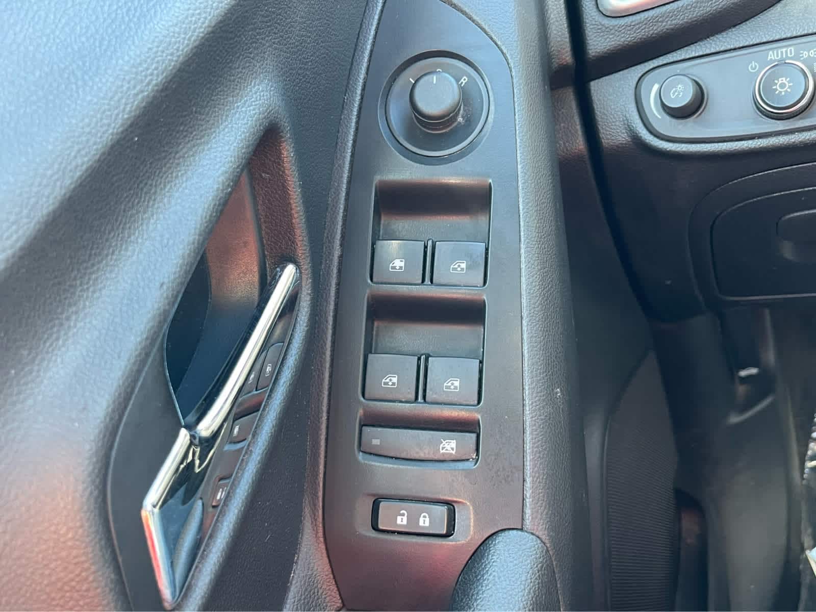 Thumbnail: 2021 Chevrolet Trax - 17