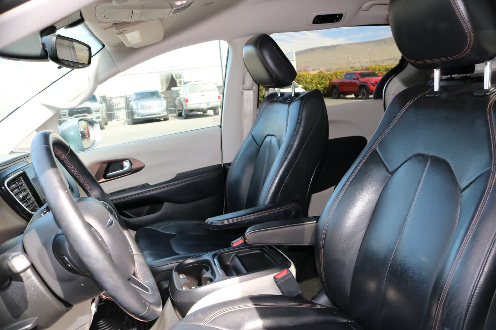 Thumbnail: 2017 Chrysler Pacifica - 24