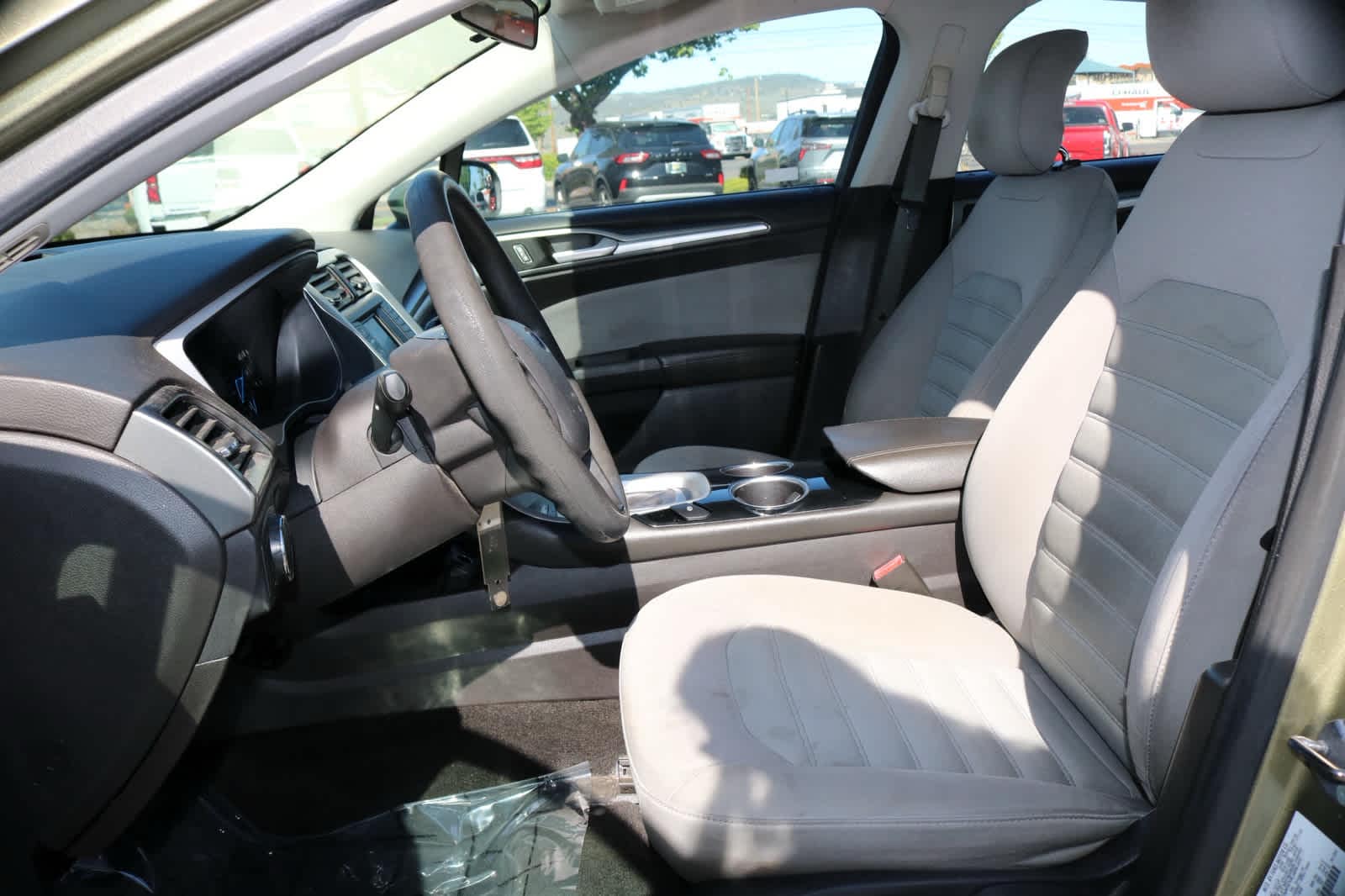 Thumbnail: 2013 Ford Fusion - 24