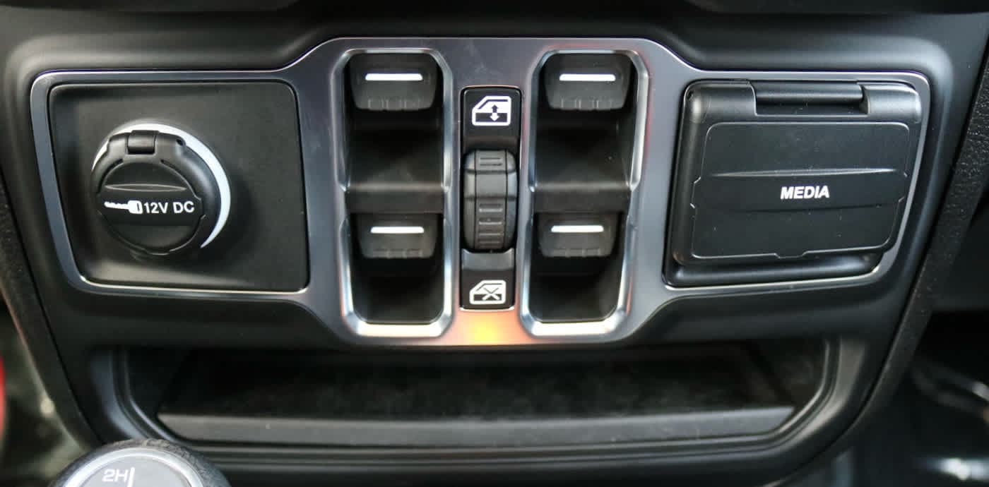 Thumbnail: 2026 Jeep Wrangler - 19