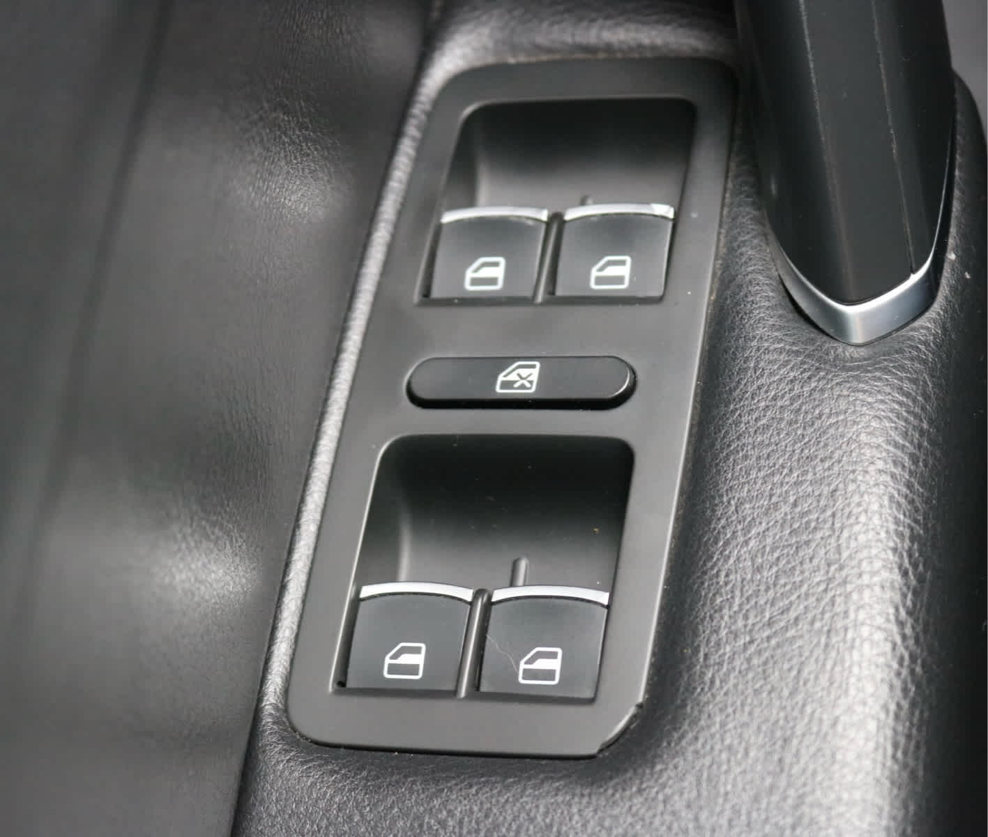 Thumbnail: 2017 Volkswagen Passat - 18