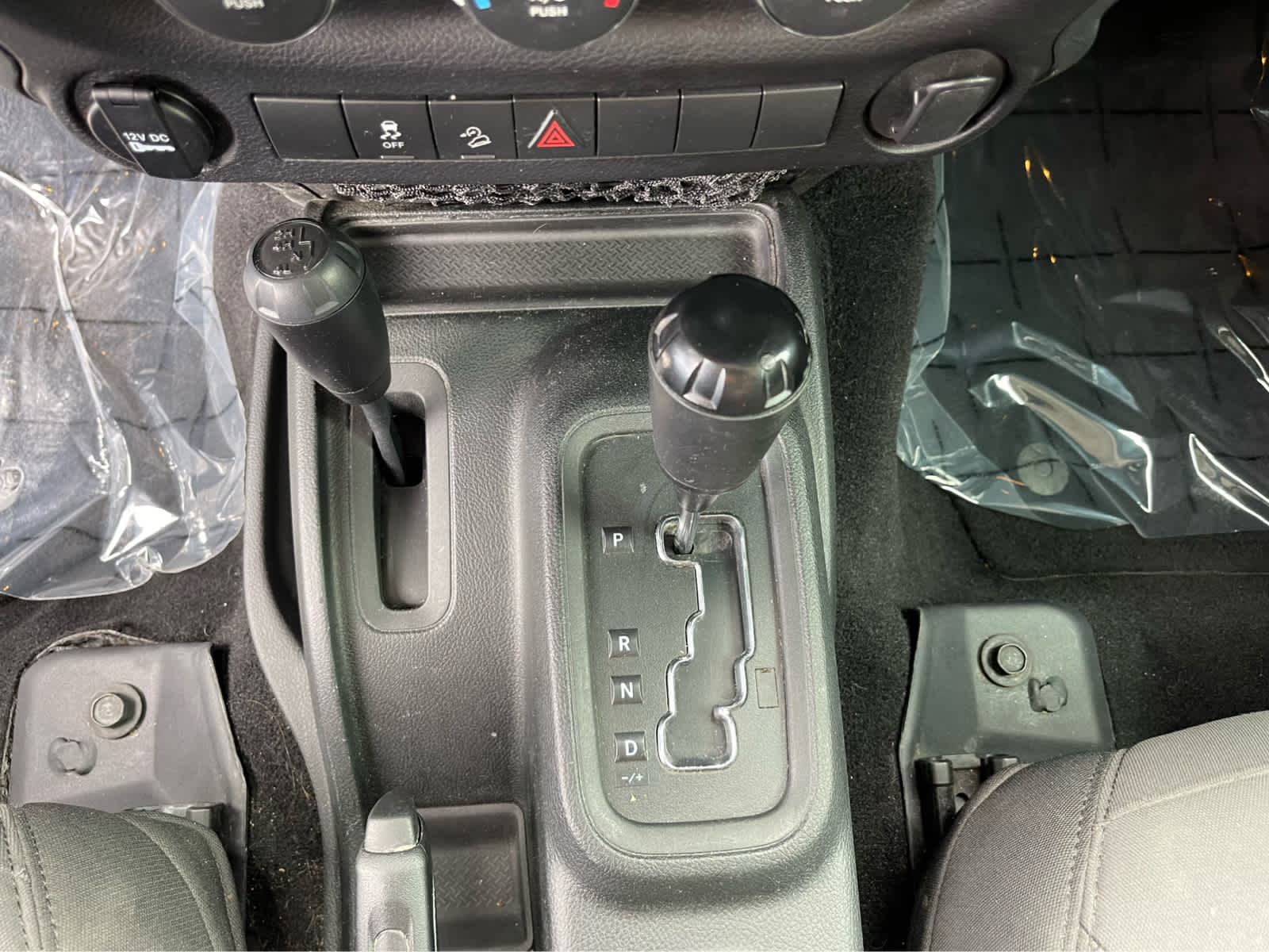 2017 Jeep Wrangler Unlimited Sport 16