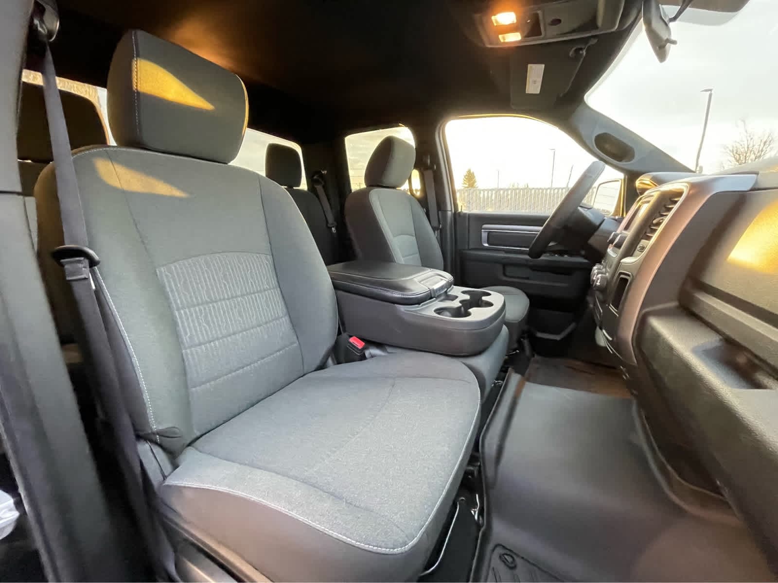 Thumbnail: 2022 RAM 1500 Classic - 27