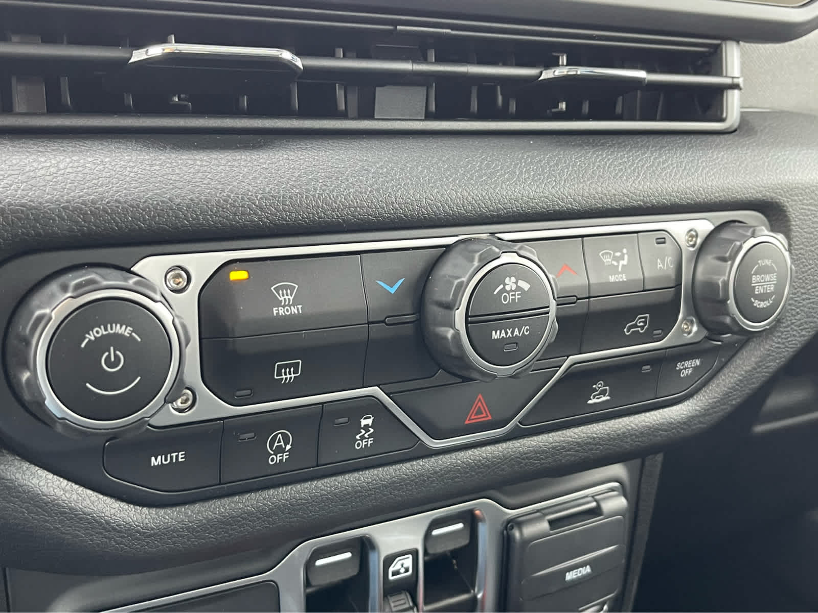 Thumbnail: 2025 Jeep Gladiator - 15