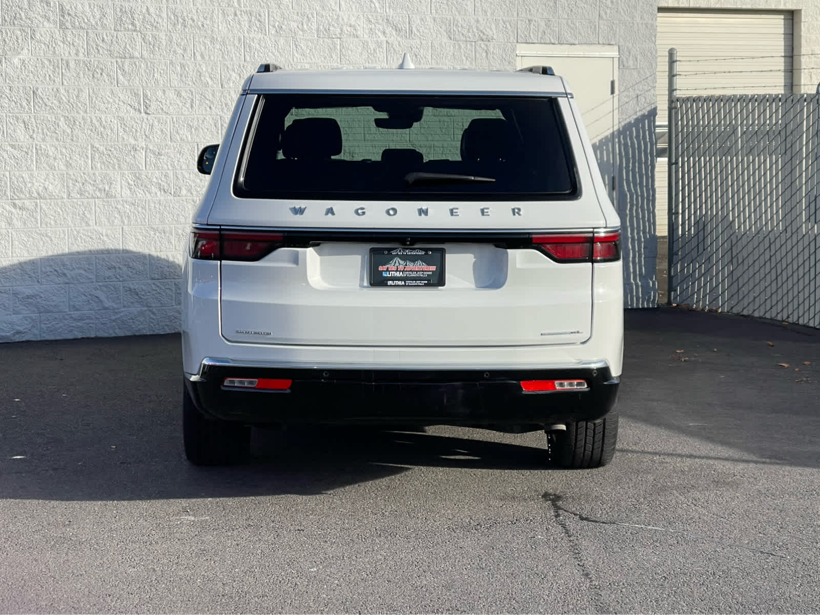 Thumbnail: 2023 Jeep Wagoneer - 6