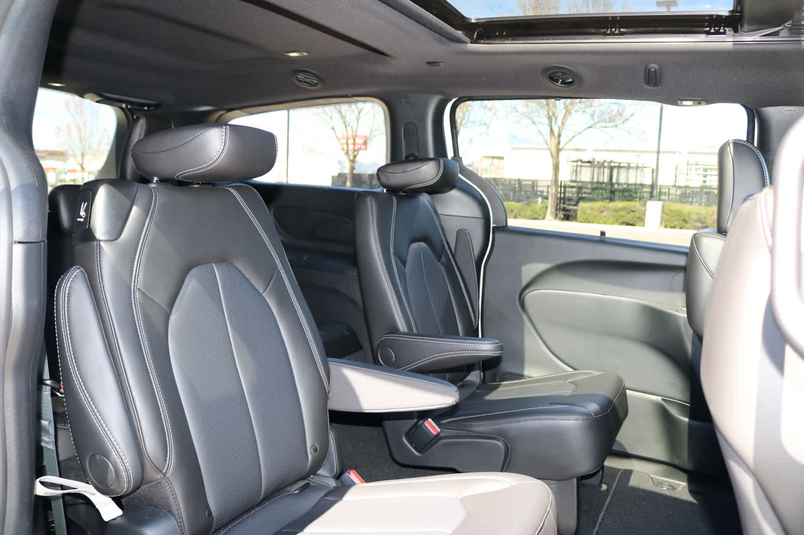 Thumbnail: 2026 Chrysler Pacifica - 23